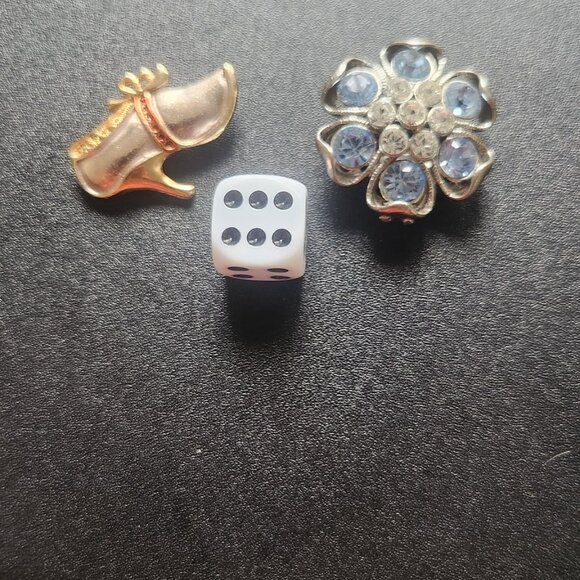 Vintage Style Costume Jewelry - High Heel Shoe Pin & Rhinestone Flower Brooch - Picture 5 of 5